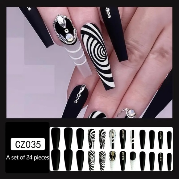 Press-On Nails, NIB, DIY, Goth, Drama, Unique Instant Maanicure🎁 - Picture 3 of 10